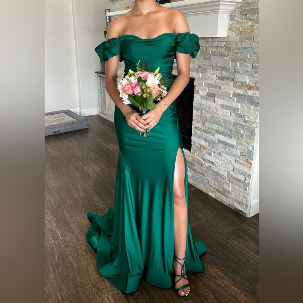 Anny Lee Emerald Green prom dress